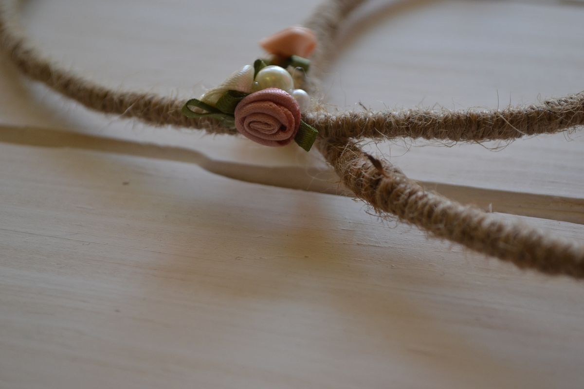 Vintage στέφανα από σκοινί και σατέν λουλουδάκια